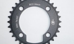 Lančanik 4 rupe 32 zuba BCD94 BM.