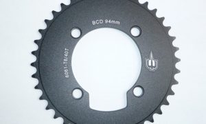 Lančanik 4 rupe 40 zubi BCD94 BM.