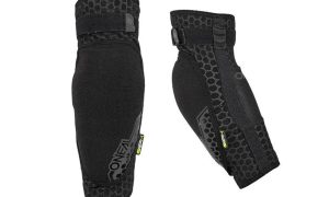 Štitnik Lakta Oneal Redeema black